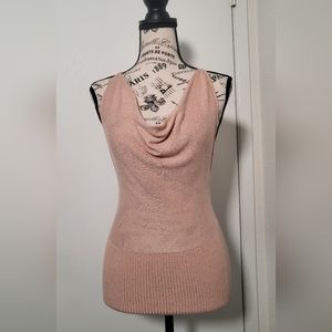 Q.U.E, Size Small, pinkish with gold metallic.